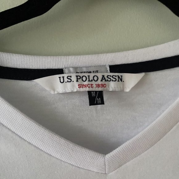 U.S. Polo ASSN. White V-Neck Men's Long Sleeve Shirt (Medium) - Picture 2 of 10